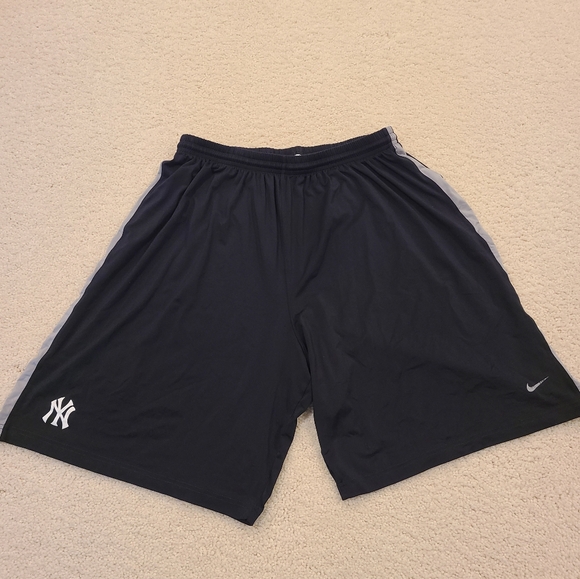 New York Yankees Nike NikeFIT Athletic Shorts - Picture 1 of 7